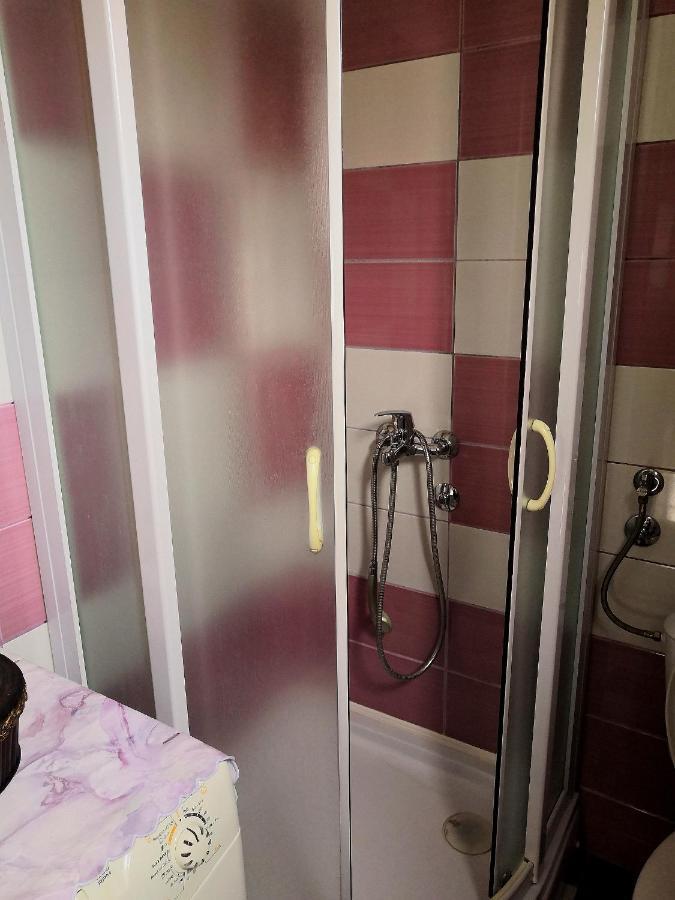 ツェティニェApartman Sunnyアパートメント エクステリア 写真