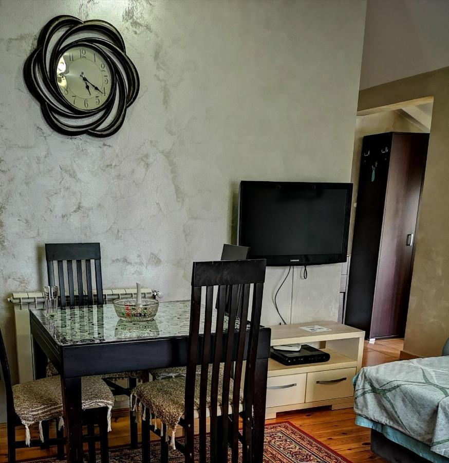 ツェティニェApartman Sunnyアパートメント エクステリア 写真